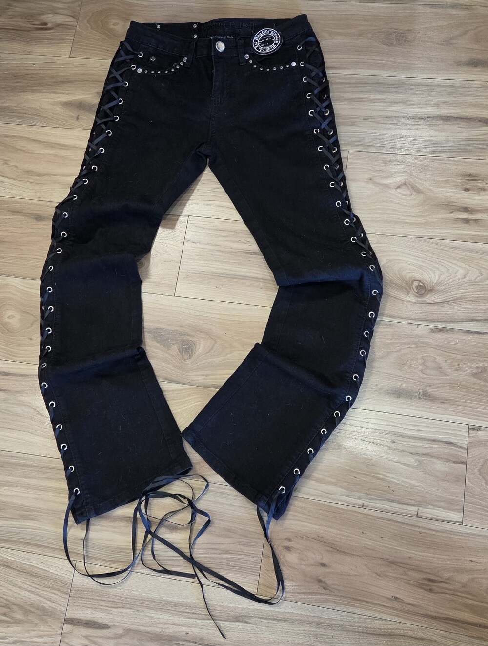 NWT - Black Lace-Up Wide Leg Jeans with Side Grommet Detailing - Picture 4 of 10